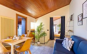 Blue Attic - Historical Como City Center By Rent All Como
